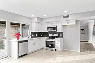 2302 Placid Dr, Carrollton, TX 75007 - Photo 9