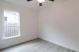 2613 Chestnut Ave, Fort Worth, TX 76164 - Photo 19