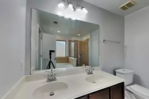 14721 Forest Hollow Dr, Balch Springs, TX 75180 - Photo 9