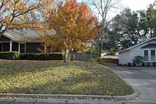 5800 Mt Rockwood Cir, Waco, TX 76710 - Photo 3