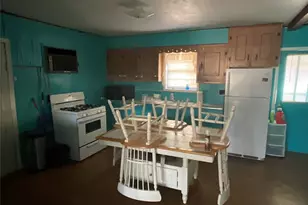 215 N Ave O, Clifton, TX 76634 - Photo 3