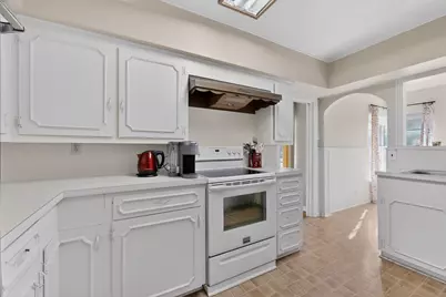 9263 Forest Hills Boulevard, Dallas, TX 75218 - Photo 11