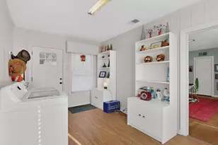 9263 Forest Hills Blvd, Dallas, TX 75218 - Photo 33