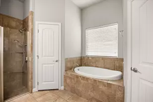 107 Donna Cir, Granbury, TX 76049 - Photo 13