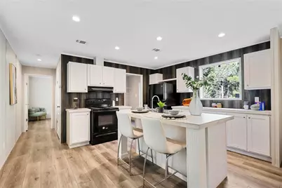 2610 Pinoak Street, Granbury, TX 76048 - Photo 3