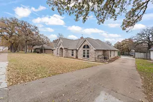225 SW Alsbury Blvd, Burleson, TX 76028 - Photo 3