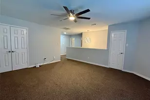 208 Oxford Dr, Roanoke, TX 76262 - Photo 13