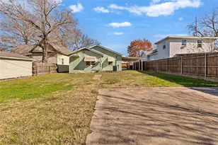 907 Main St, Ennis, TX 75119 - Photo 27