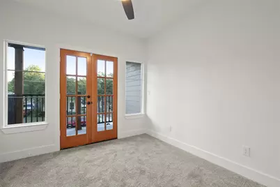 933 W 8th Street, Dallas, TX 75208 - Photo 17