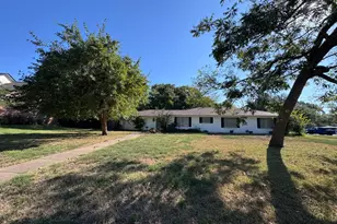 2906 Tanglewood Dr, Commerce, TX 75428 - Photo 1