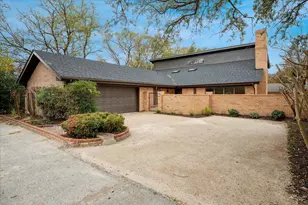 62 Legend Rd, Benbrook, TX 76132 - Photo 1