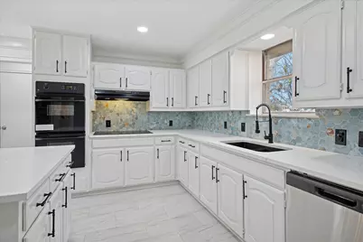 62 Legend Road, Benbrook, TX 76132 - Photo 9