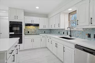 62 Legend Rd, Benbrook, TX 76132 - Photo 9