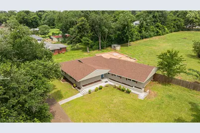 812 E 1st, Hughes Springs, TX 75656 - Photo 3