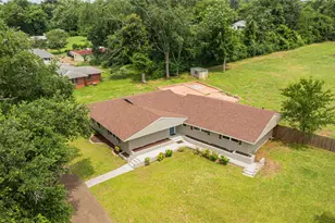 812 E 1st, Hughes Springs, TX 75656 - Photo 3