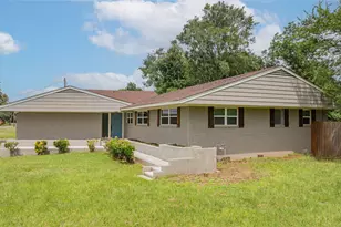 812 E 1st, Hughes Springs, TX 75656 - Photo 3