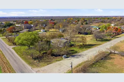 1409 South Drive, Venus, TX 76084 - Photo 25