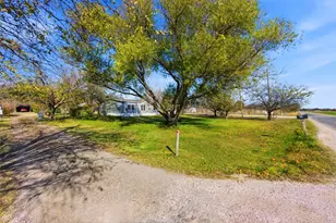 1409 South Dr, Venus, TX 76084 - Photo 3