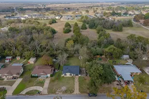 203 Leighton Dr, Terrell, TX 75160 - Photo 35