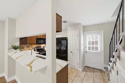 112 Churchill Lane, Euless, TX 76039 - Photo 9