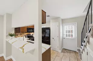 112 Churchill Ln, Euless, TX 76039 - Photo 9