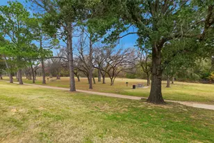 112 Churchill Ln, Euless, TX 76039 - Photo 5