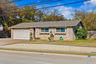 710 W Harwood Rd, Euless, TX 76039 - Photo 33