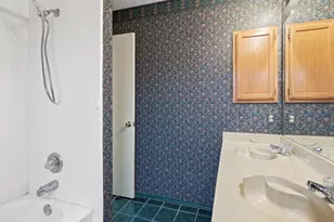 321 Gregory Ln, Grand Prairie, TX 75052 - Photo 23