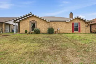 321 Gregory Ln, Grand Prairie, TX 75052 - Photo 1