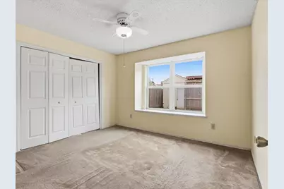 321 Gregory Lane, Grand Prairie, TX 75052 - Photo 15