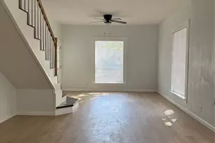 404 W Elm St, Whitewright, TX 75491 - Photo 3