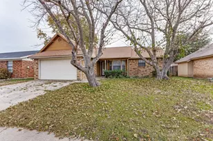 8028 Berrybrook Dr, Watauga, TX 76148 - Photo 3