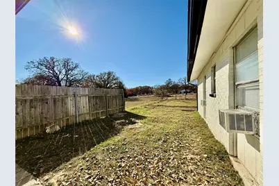 2112 Tanglewood Street, Weatherford, TX 76085 - Photo 5