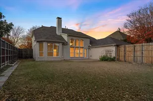 2524 Sir Turquin Ln, Lewisville, TX 75056 - Photo 3
