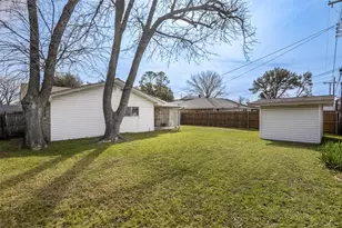 2130 Goerte Dr, Grand Prairie, TX 75051 - Photo 25