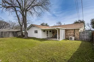 2130 Goerte Dr, Grand Prairie, TX 75051 - Photo 23