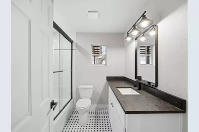 1102 N Preston Street, Ennis, TX 75119 - Photo 23