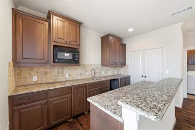 563 Rockingham Drive, Irving, TX 75063 - Photo 7