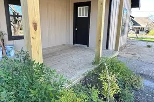 415 W Walnut St, Whitewright, TX 75491 - Photo 3