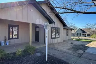 415 W Walnut St, Whitewright, TX 75491 - Photo 33