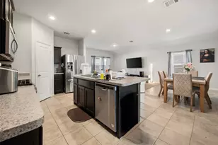 10446 Ft Clark Trl, Crowley, TX 76036 - Photo 9