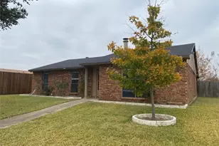 2018 Clark Trail, Grand Prairie, TX 75052 - Photo 3