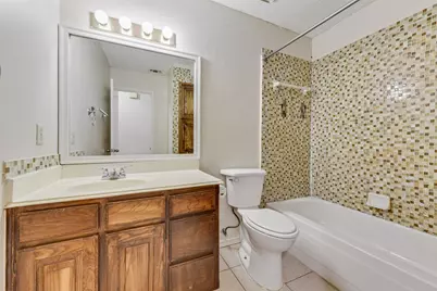 6423 Rising Meadow Drive, Arlington, TX 76018 - Photo 9