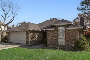 6423 Rising Meadow Dr, Arlington, TX 76018 - Photo 17