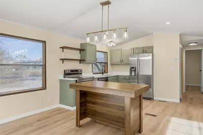 821 Flamingo Road, Granbury, TX 76049 - Photo 5