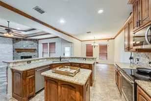 407 Miramar Cir, Weatherford, TX 76085 - Photo 15