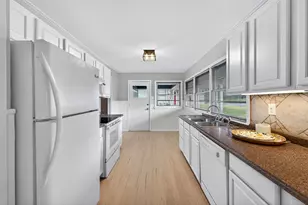 646 Denton Dr, Sherman, TX 75092 - Photo 9