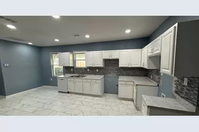 2022 Bourbon Street, Dallas, TX 75226 - Photo 11