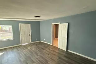 2022 Bourbon St, Dallas, TX 75226 - Photo 5