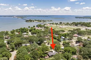 304 Pine St, Seven Points, TX 75143 - Photo 5